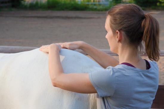 Test auf Gleichmäßigkeit des Beckens anhand der Sakralhöcker